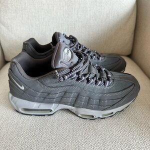 Men’s Nike AirMax 95 Medium Grey Sneakers Size 10